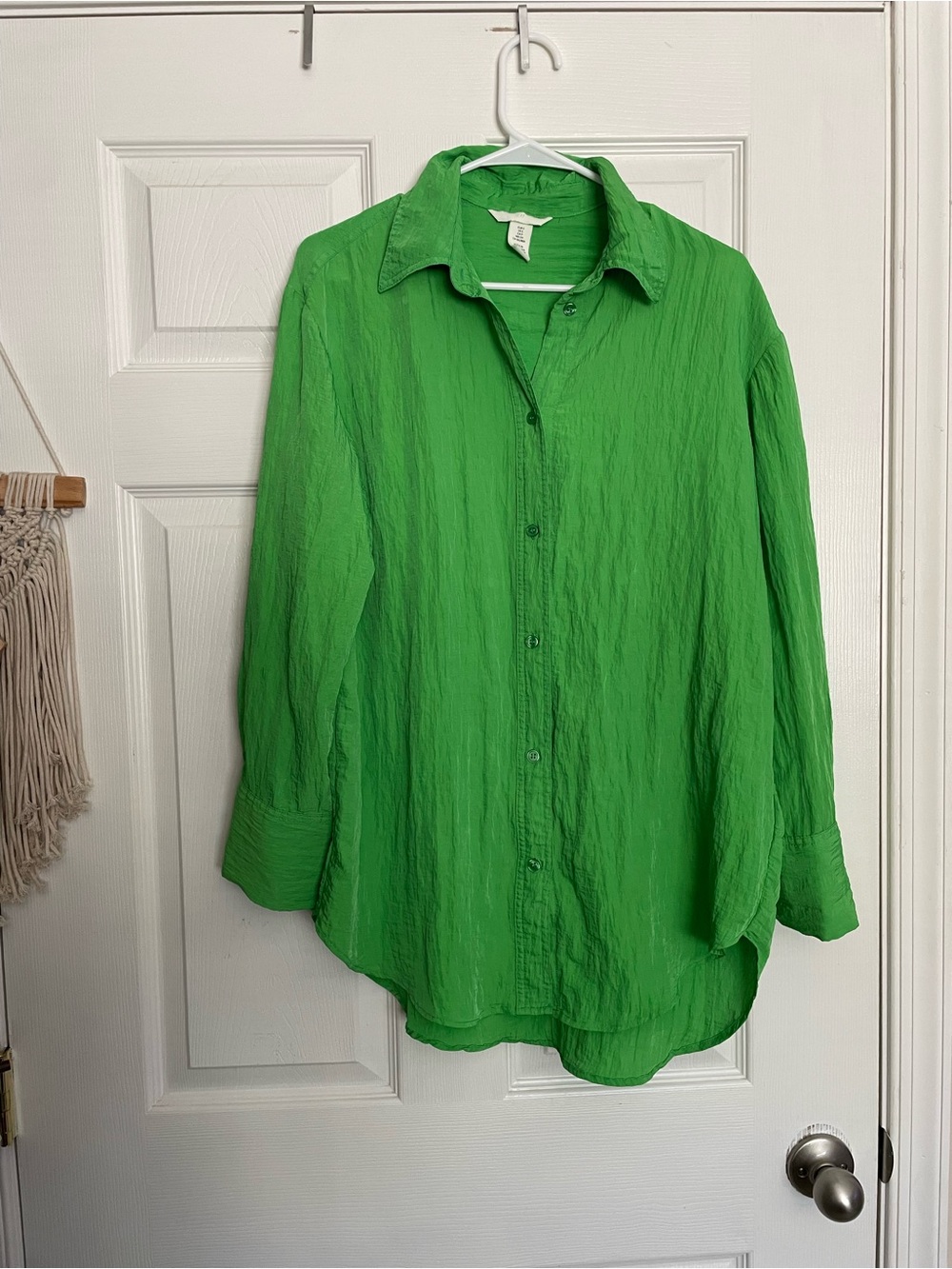 H&M Women’s size Small Bright Green Long Sleeve Button-Up Shirt